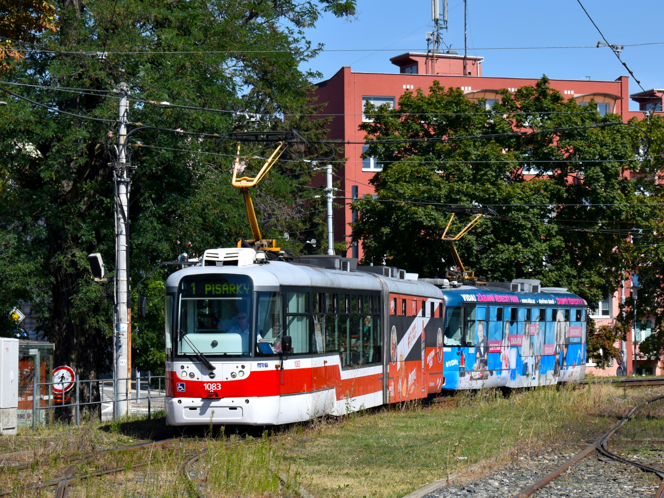 Brno, Vario LF2R.E — 1083