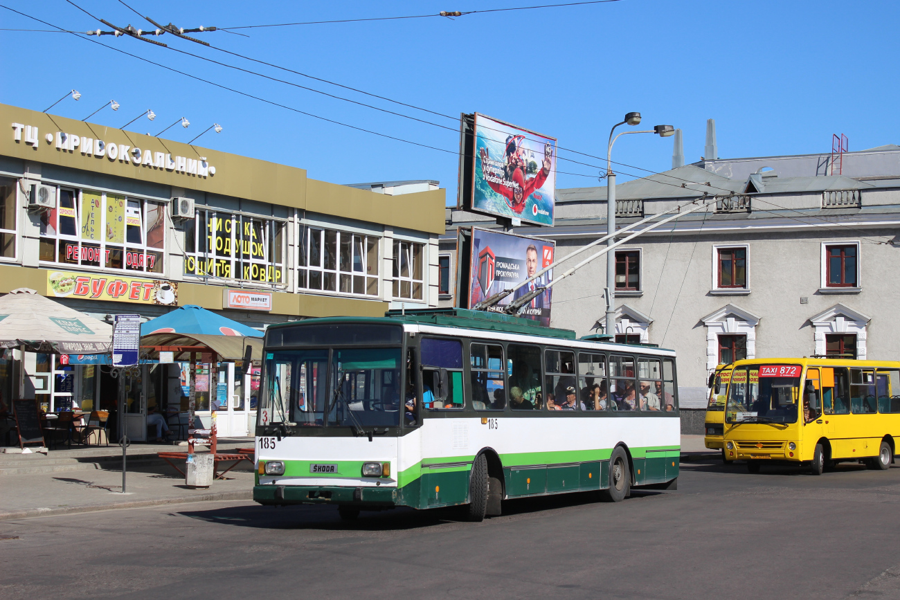 Ровно, Škoda 14Tr08/6 № 185