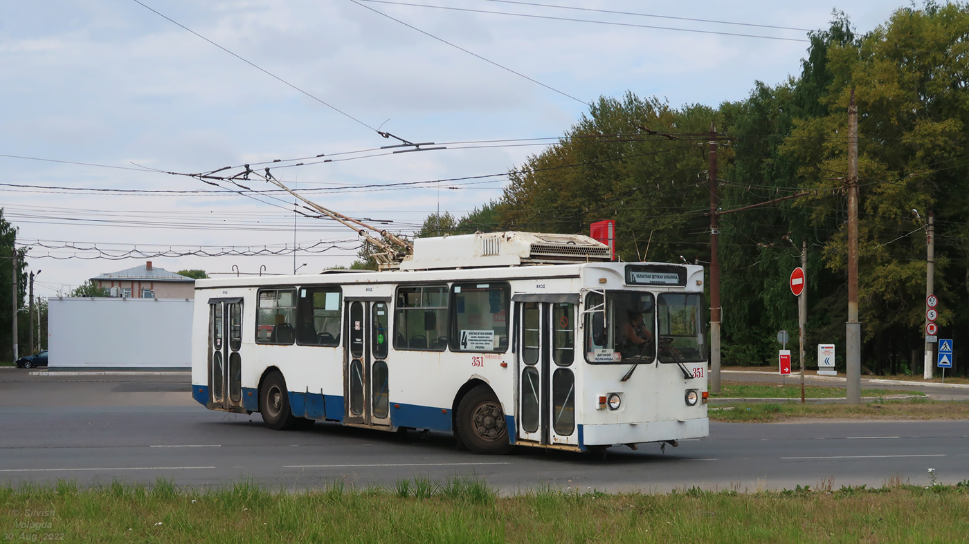 Вологда, ЗиУ-682ГМ1 (с широкой передней дверью) № 351