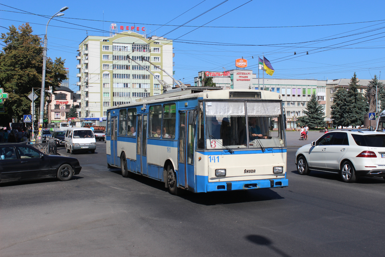 Ровно, Škoda 14Tr01 № 141