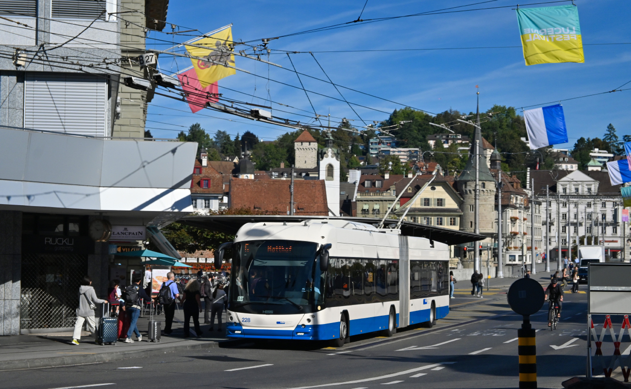 Lucerne, Hess SwissTrolley 4 (BGT-N2D) № 228