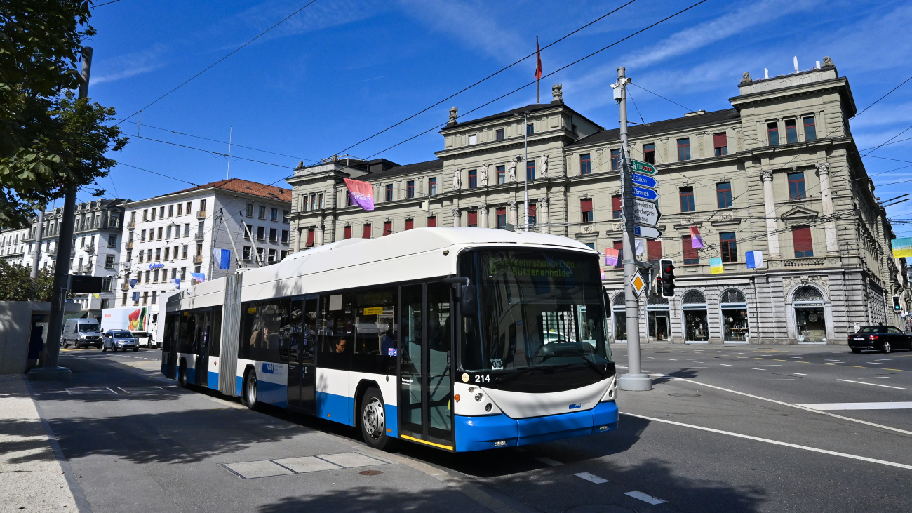 Люцерн, Hess SwissTrolley 3 (BGT-N2C) № 214