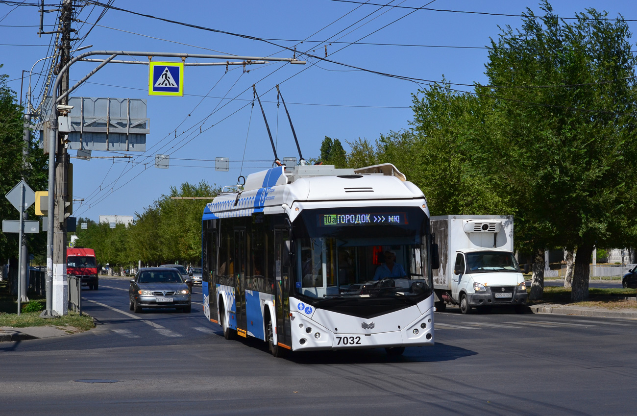 Волгоград, БКМ 32100D № 7032