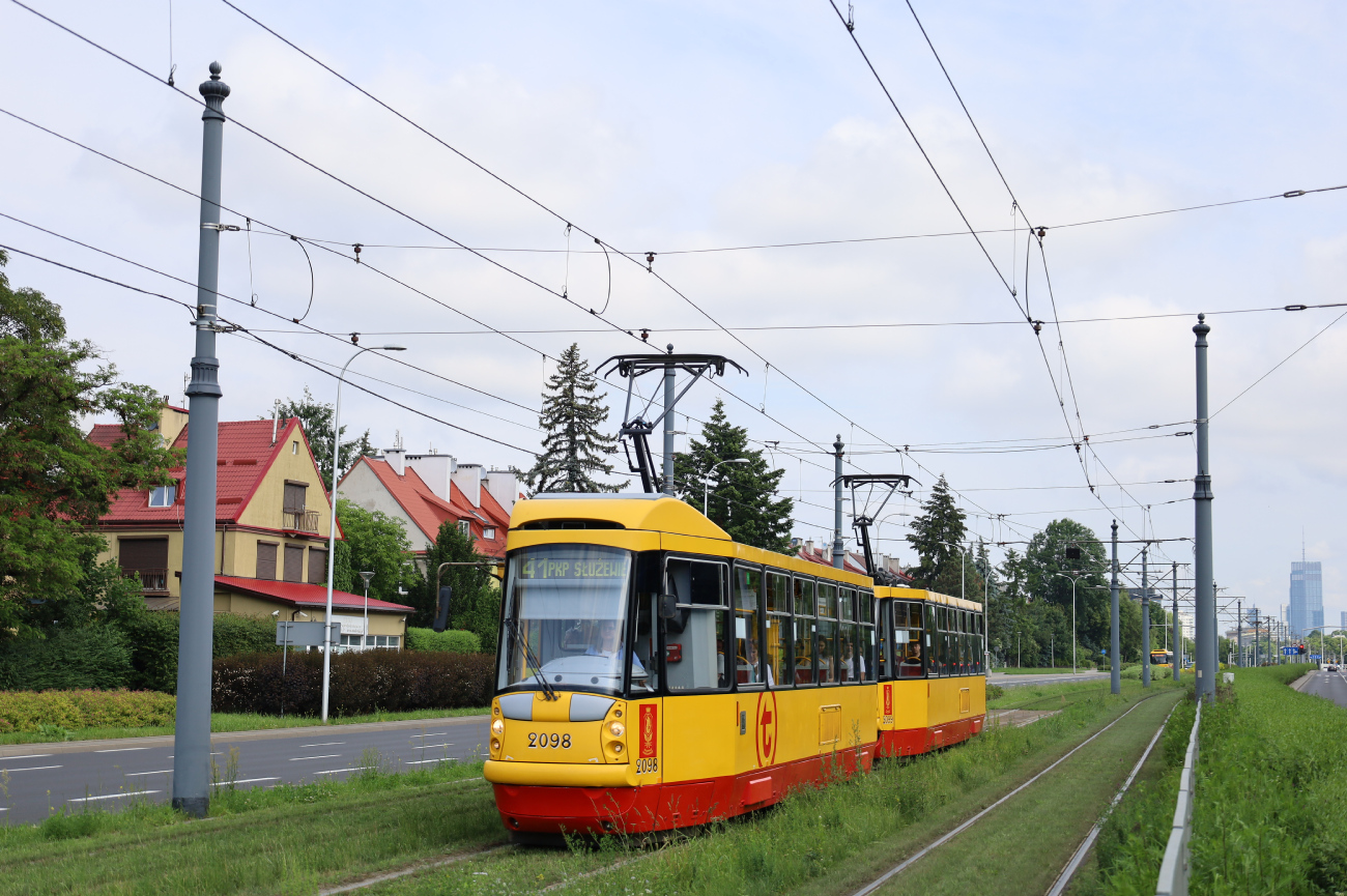Варшава, Konstal 105N2k/2000 № 2098