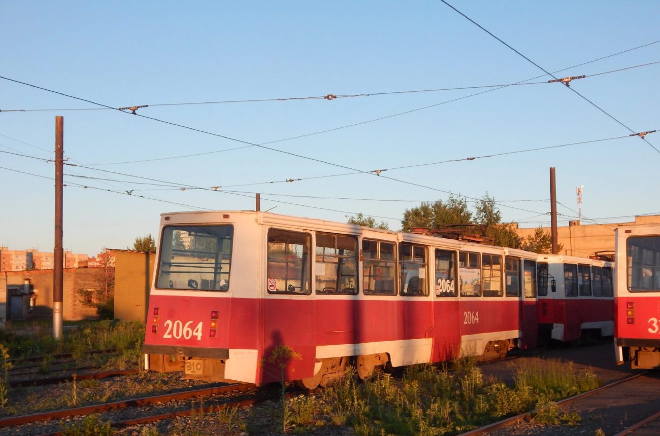 Магнитогорск, 71-605 (КТМ-5М3) № 2064 Магнитогорск, 71-605 (КТМ-5М3) № 2064