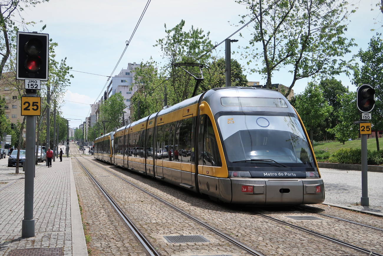 Порту, Bombardier Eurotram (Flexity Outlook) № MP053