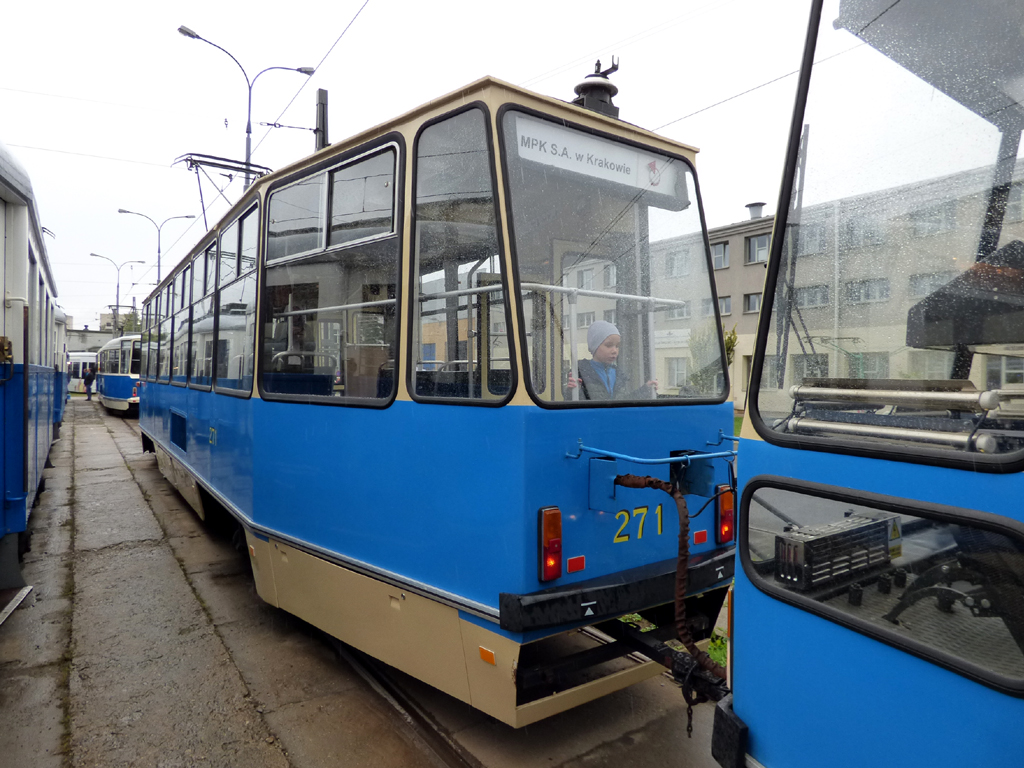 Краков, Konstal 105N № 271; Краков — Парад исторических и современных трамваев 2022