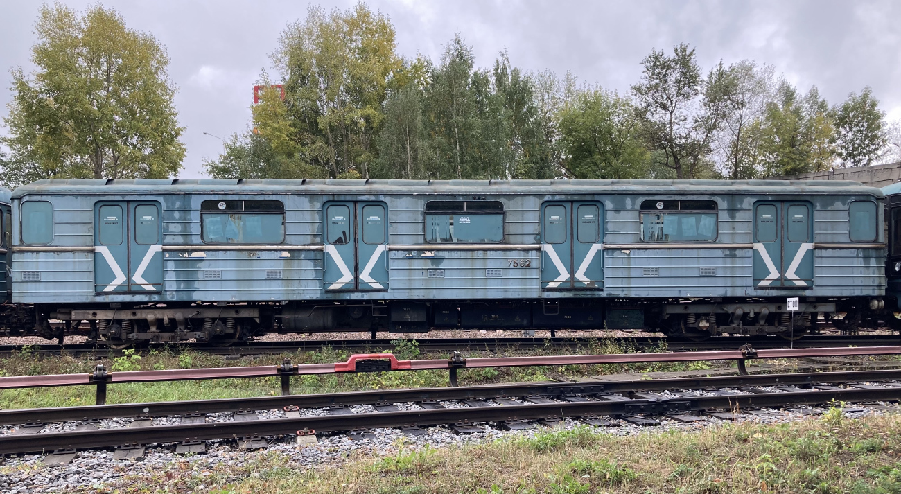 Москва, 81-714 (ЛВЗ) № 7562