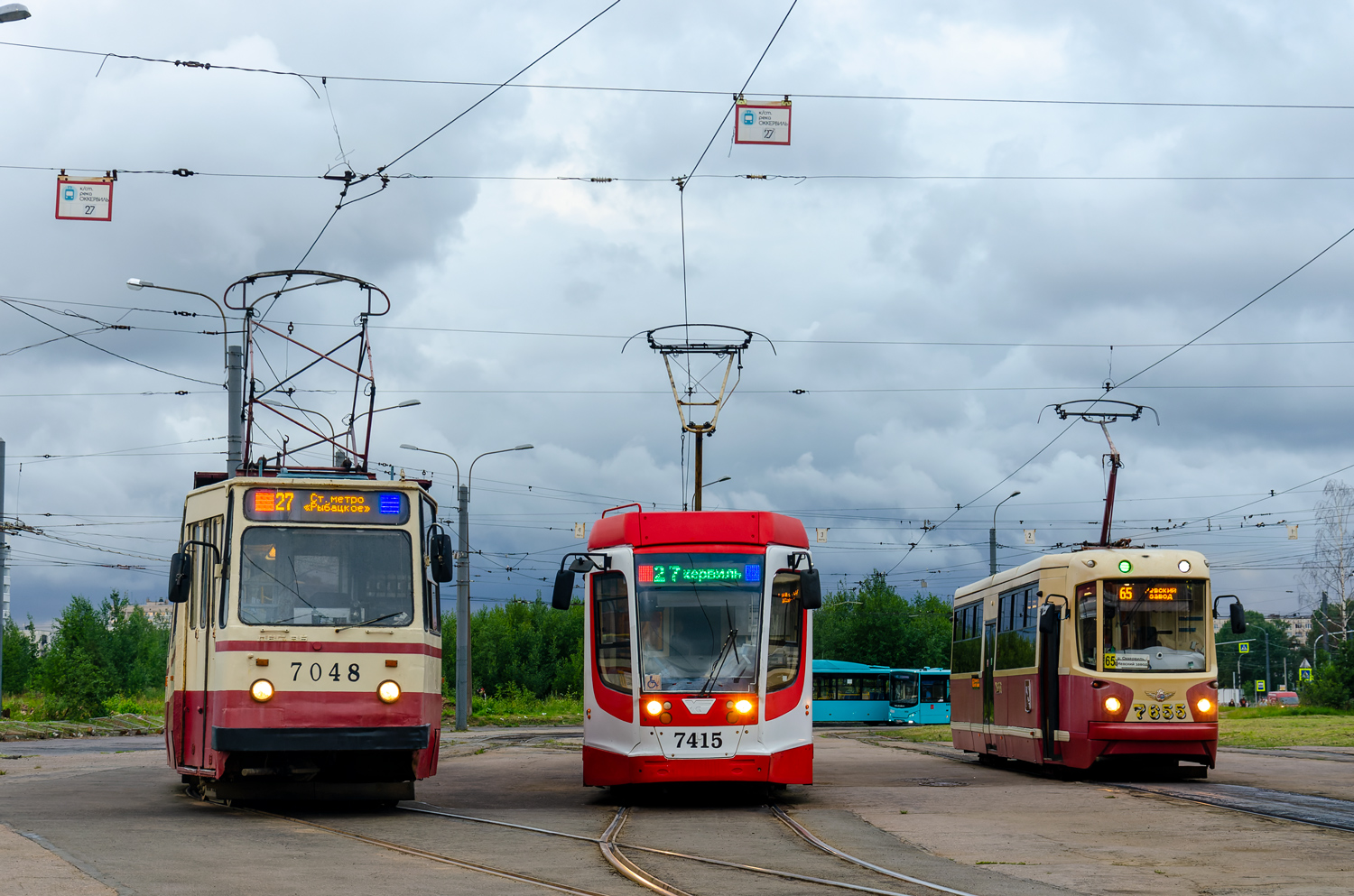 Saint-Pétersbourg, LVS-86K N°. 7048; Saint-Pétersbourg, 71-631 N°. 7415; Saint-Pétersbourg, LM-68M2 (mod. SPb GET) N°. 7655