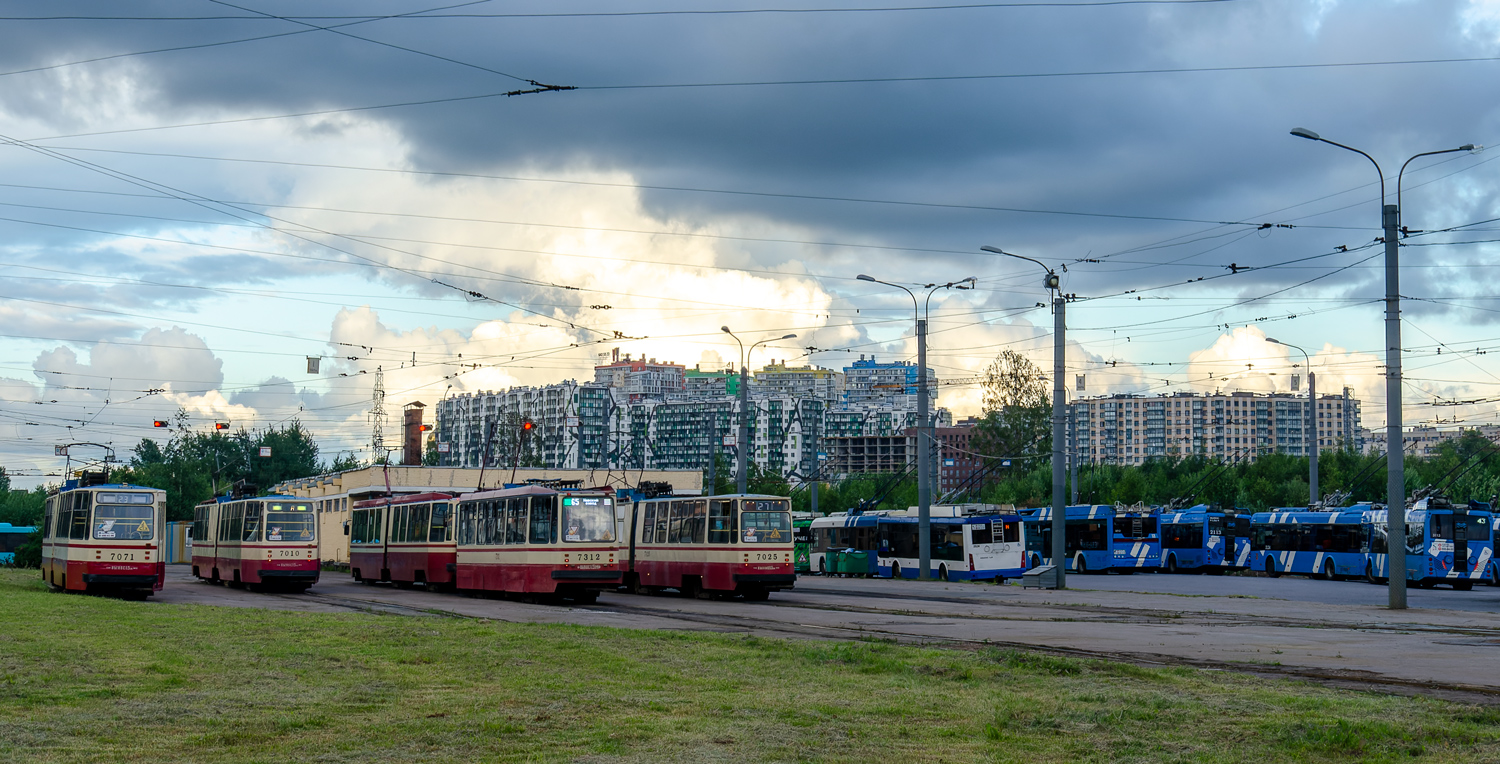 Pietari, LVS-86K # 7071; Pietari, LVS-86K # 7010; Pietari, 71-134A (LM-99AV) # 7312; Pietari — Terminal stations