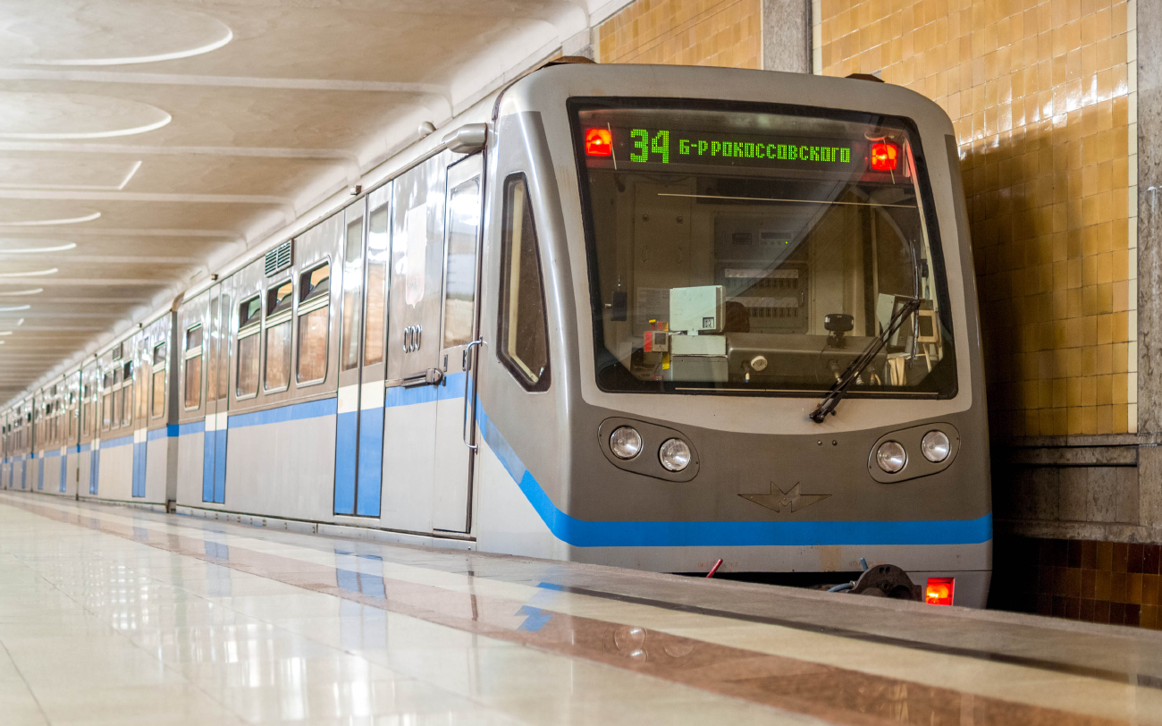 Москва, 81-740.1 «Русич» № 0100