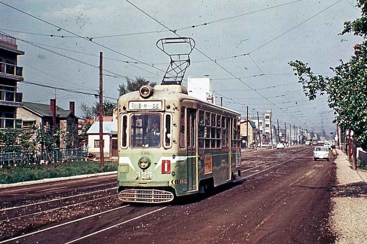 Sapporo, 4-axle motor car č. 323