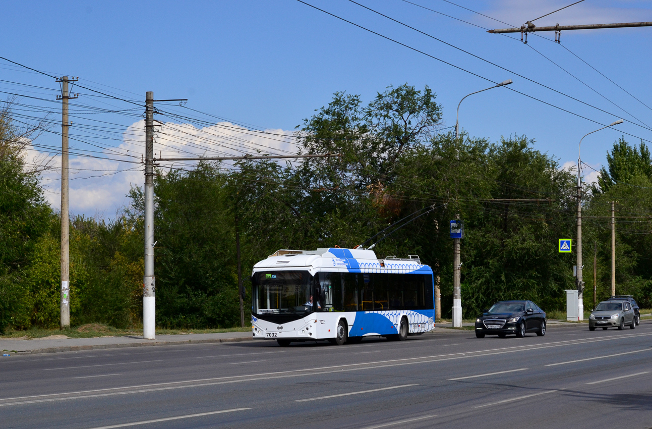 Волгоград, БКМ 32100D № 7032