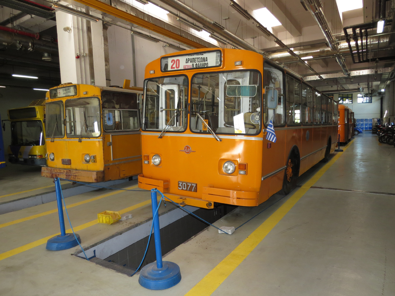 Афины, ЗиУ-682В1УГ № 3077