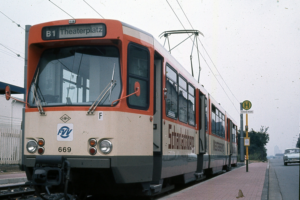 Frankfurt am Main, Duewag P № 669