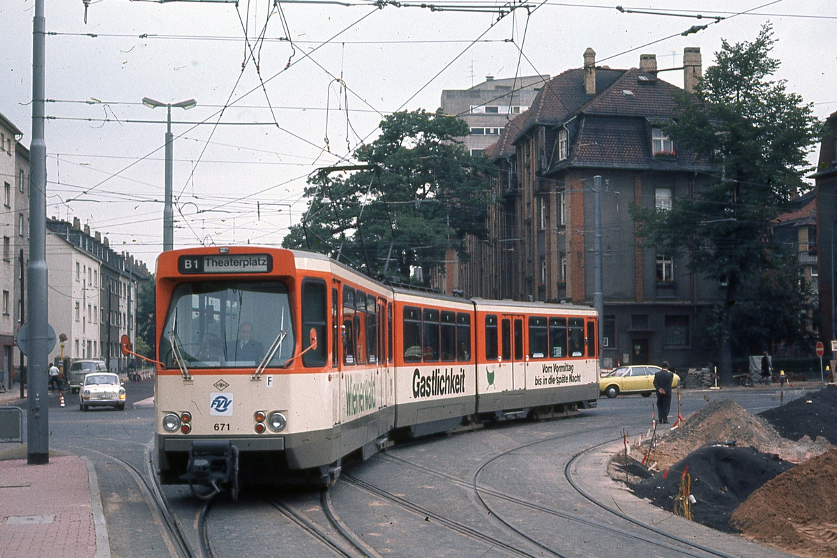 Франкфурт-на-Майне, Duewag P № 671
