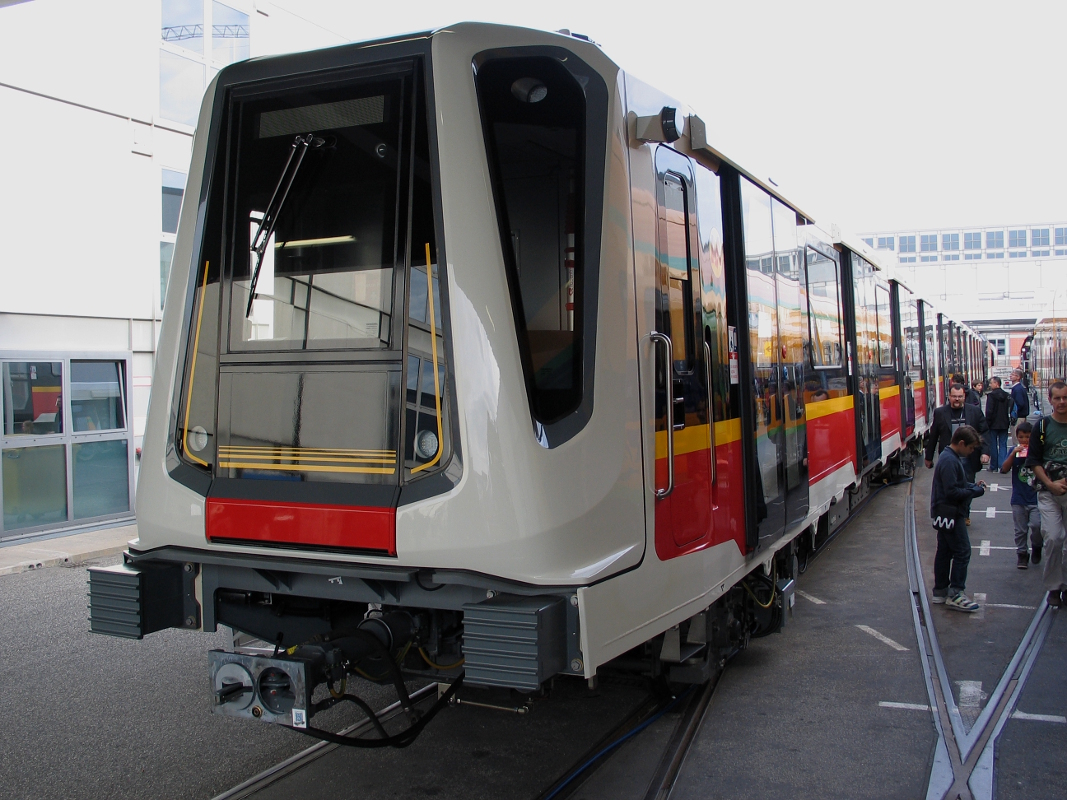 Берлин — InnoTrans 2012; Варшава — Метрополитен