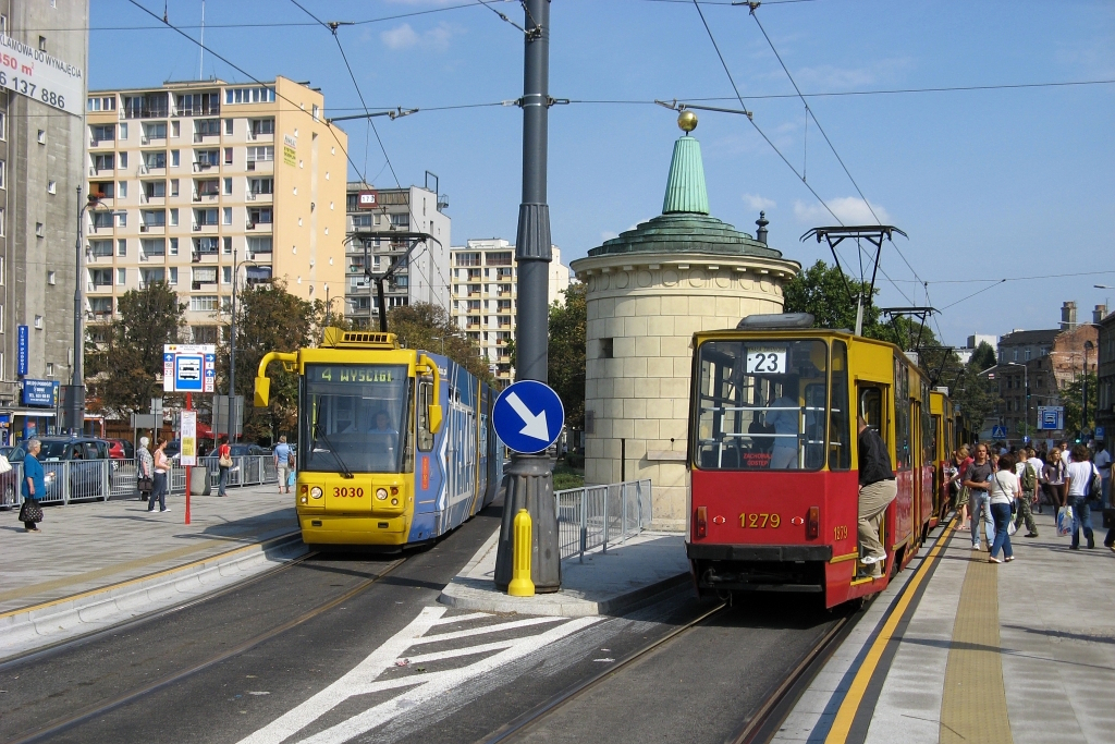 Варшава, Konstal 116Na/1 № 3030; Варшава, Konstal 105Na № 1279