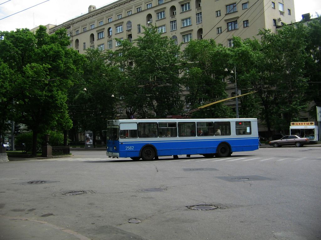 Москва, ЗиУ-682ГМ № 2562