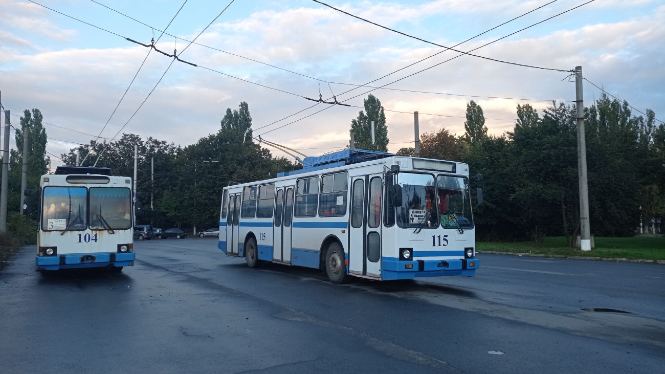 Полтава, ЮМЗ Т2 № 115; Полтава, ЮМЗ Т2 № 104