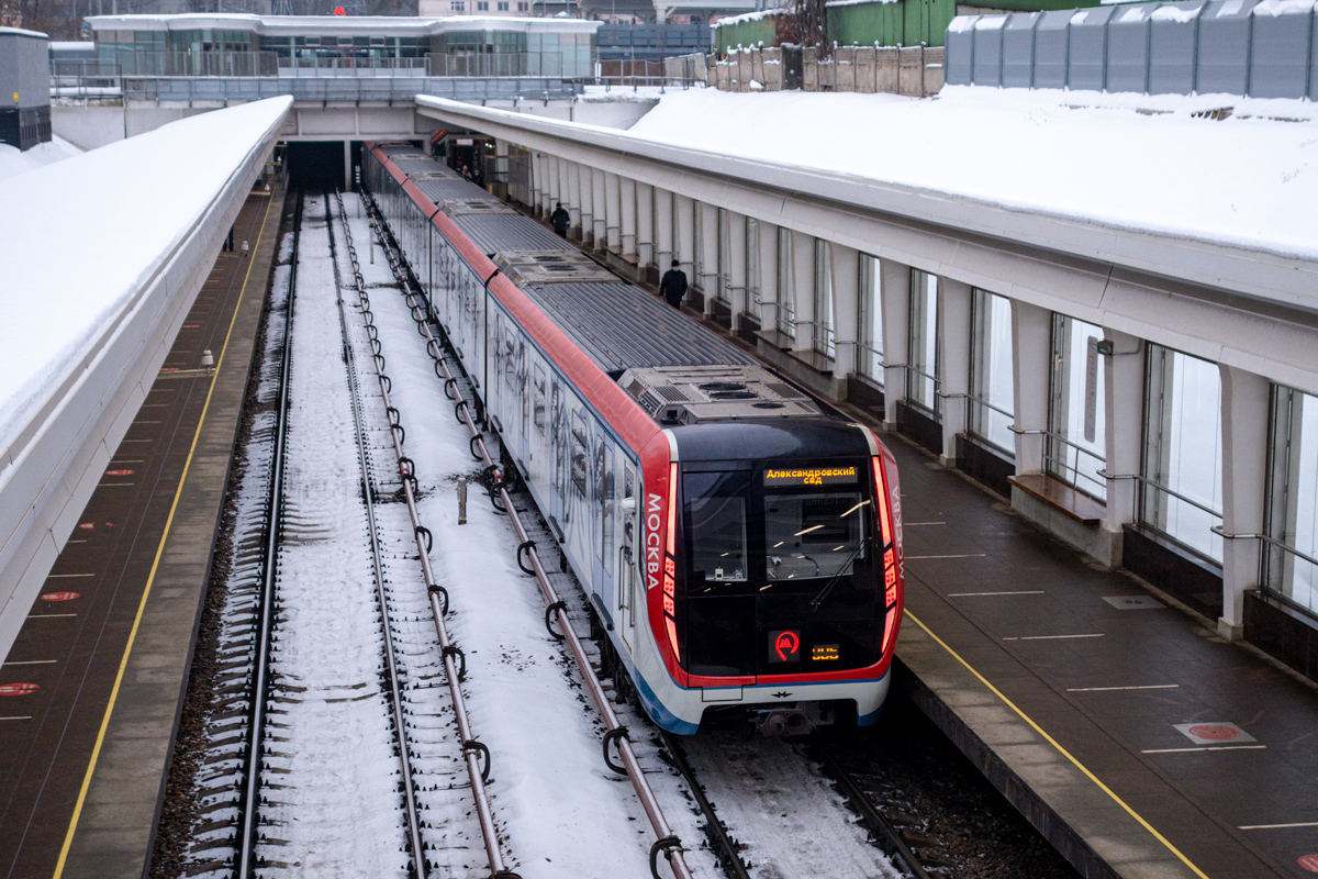 Moskau — Metro — [4] Filyovskaya Line; Moskau — Metro — Vehicles — Type 81-765/766/767 «Moskva» and modifications
