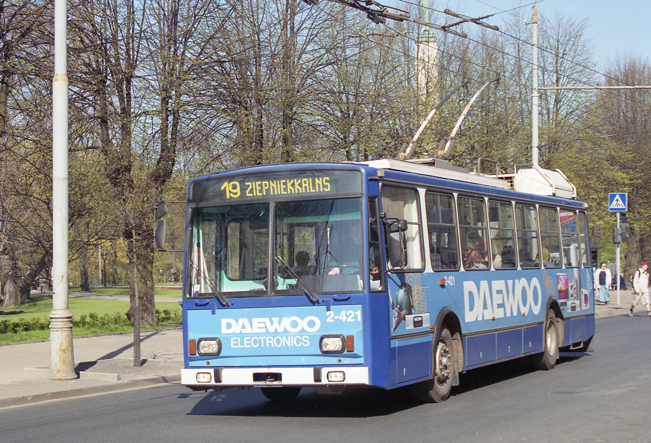 Рига, Škoda 14Tr18/6M № 2-421