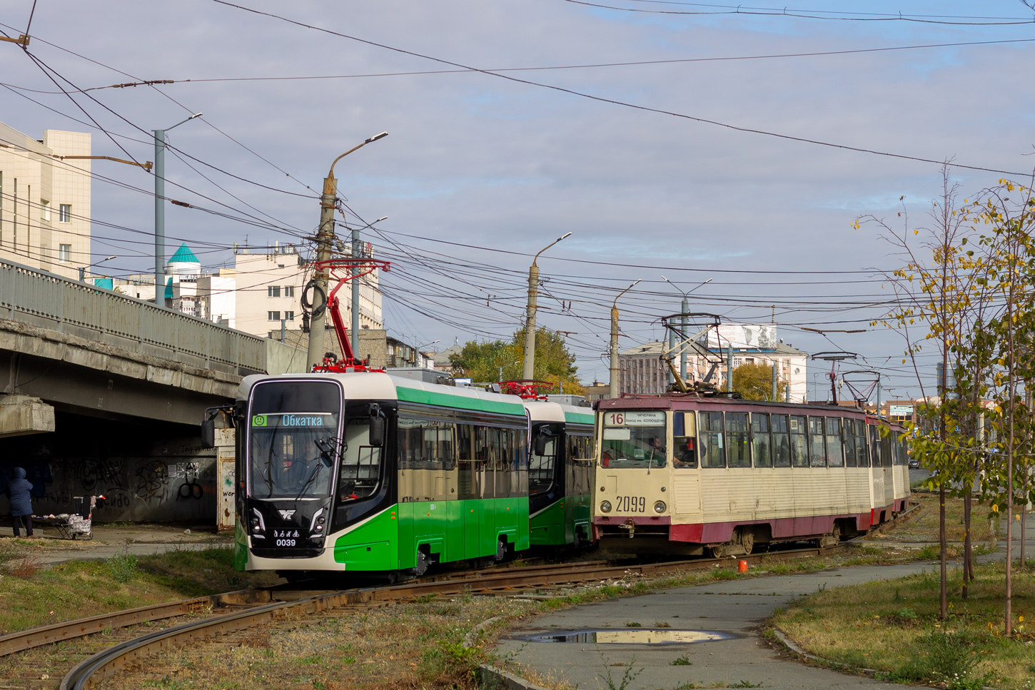 Chelyabinsk, 71-628-01 č. 0039; Chelyabinsk, 71-605 (KTM-5M3) č. 2099 Chelyabinsk, 71-628-01 č. 0039; Chelyabinsk, 71-605 (KTM-5M3) č. 2099