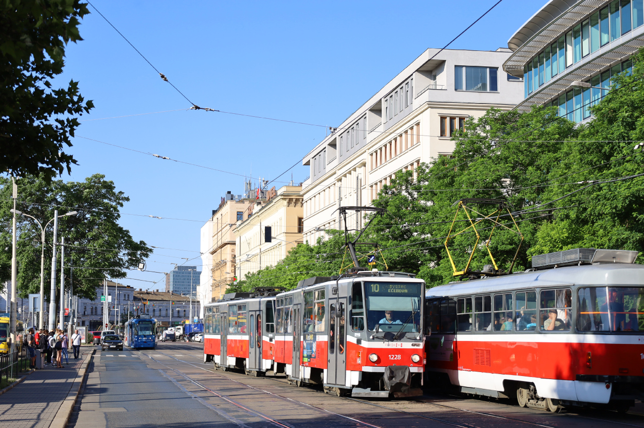 Брно, Tatra T6A5 № 1228