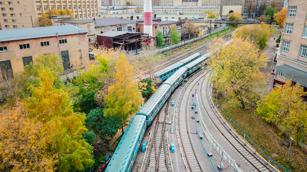 Moskva — Metro — [2] Zamoskvoretskaya Line; Moskva — Metro — Vehicles — Type 81-717/714 and modifications