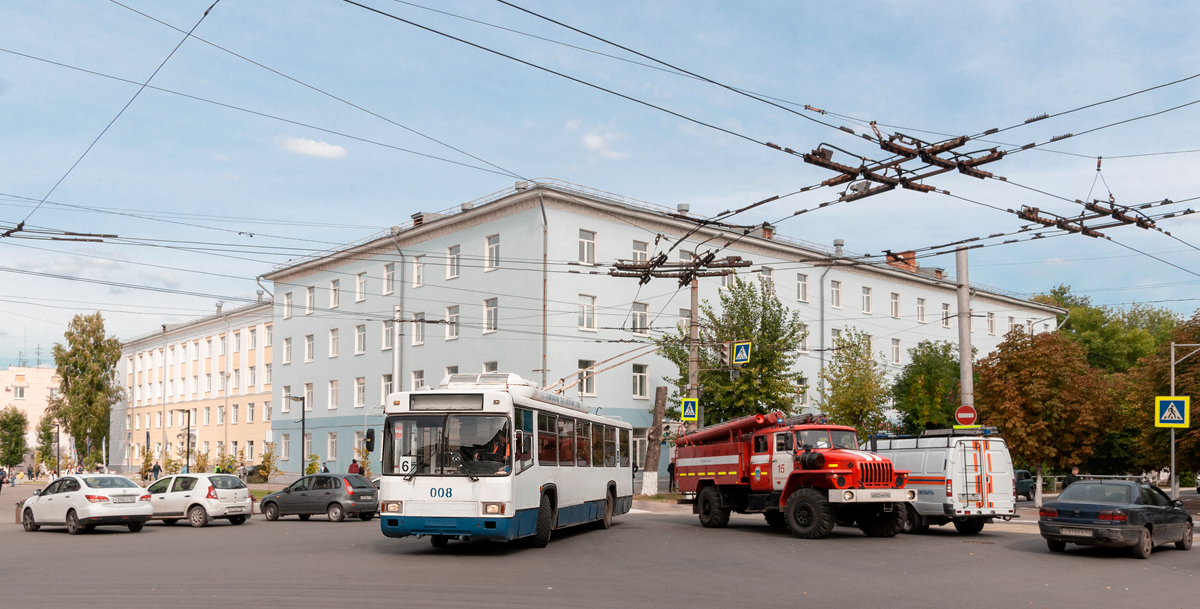 Novokujbyshevsk, BTZ-52761R № 008