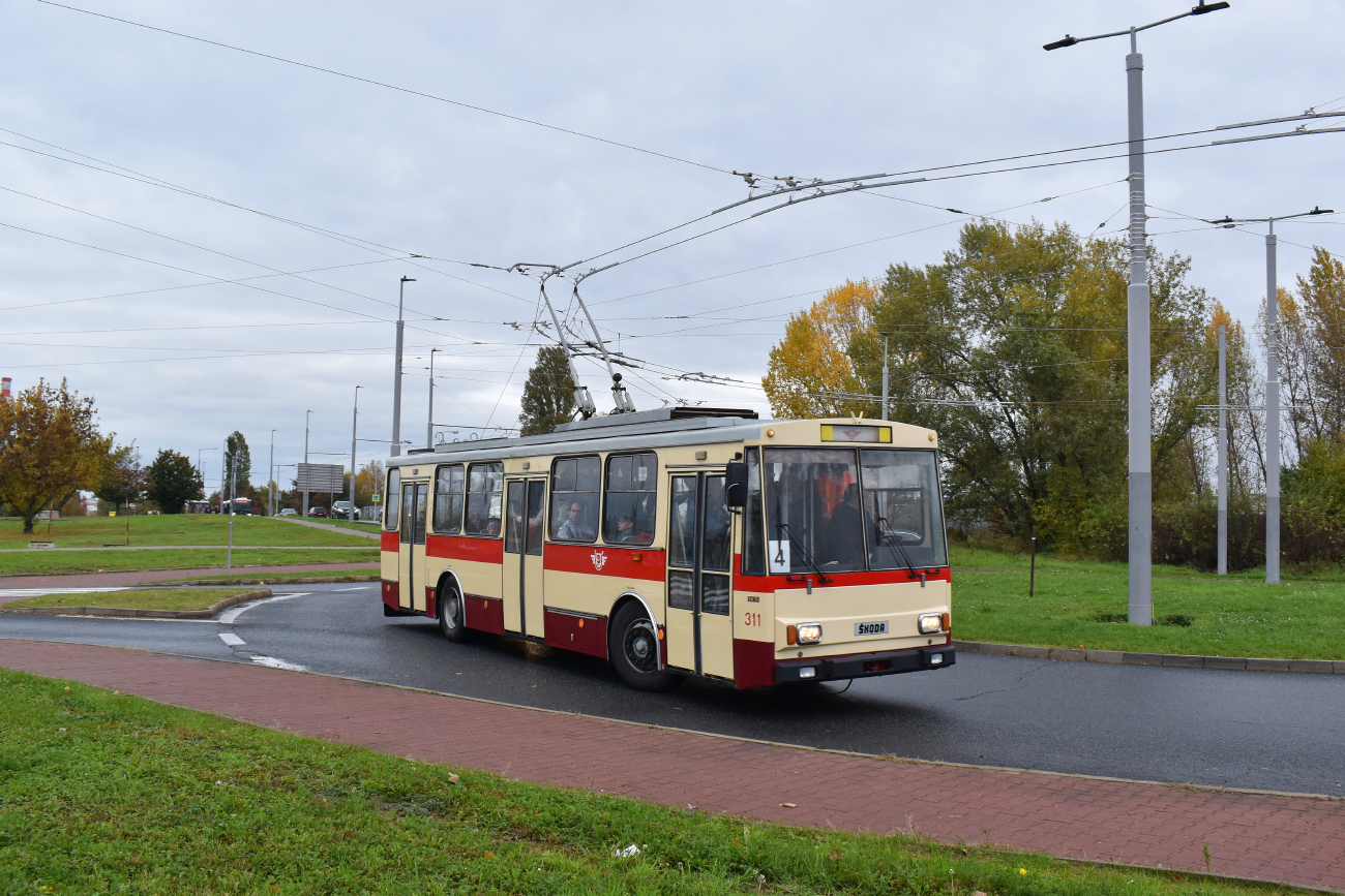 Пардубице, Škoda 14Tr08/6 № 311; Прага — 50 лет спустя – покатушки на троллейбусах и начало регулярной эксплуатации 58 маршрута