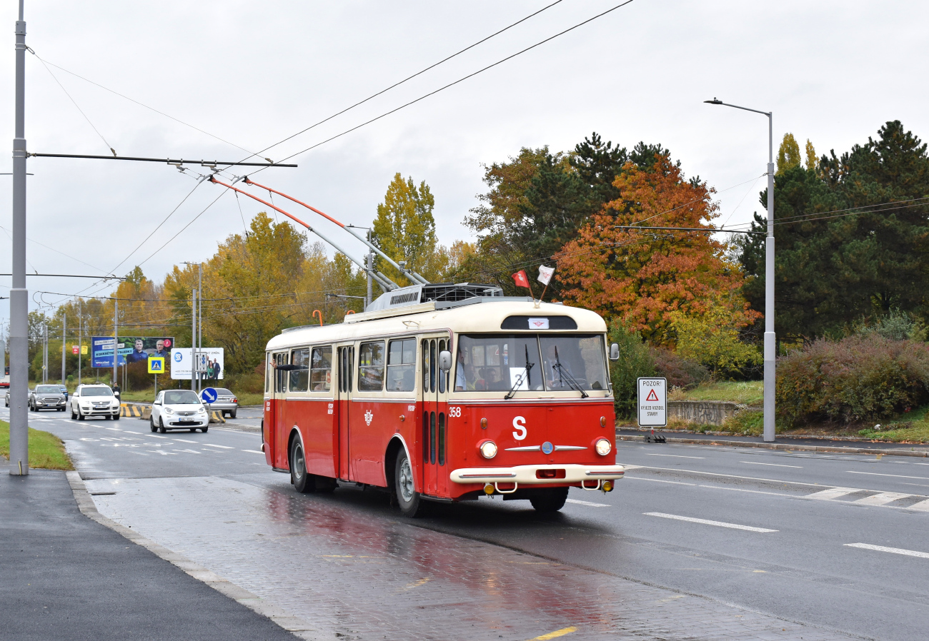Пардубице, Škoda 9TrHT28 № 358; Прага — 50 лет спустя – покатушки на троллейбусах и начало регулярной эксплуатации 58 маршрута