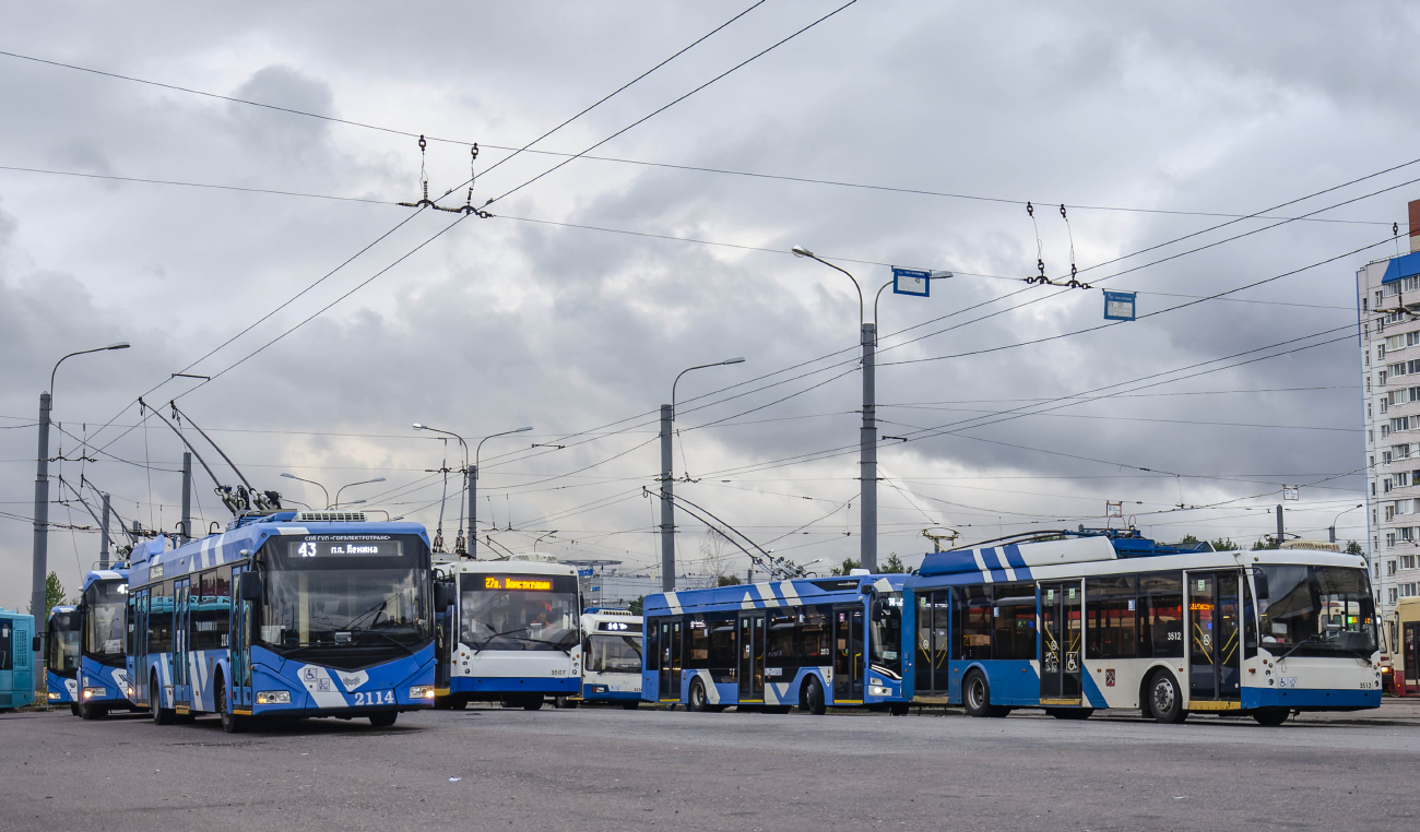 Санкт-Петербург, БКМ 32100D № 2114; Санкт-Петербург, Тролза-5265.00 «Мегаполис» № 3512; Санкт-Петербург — Конечные станции и разворотные кольца