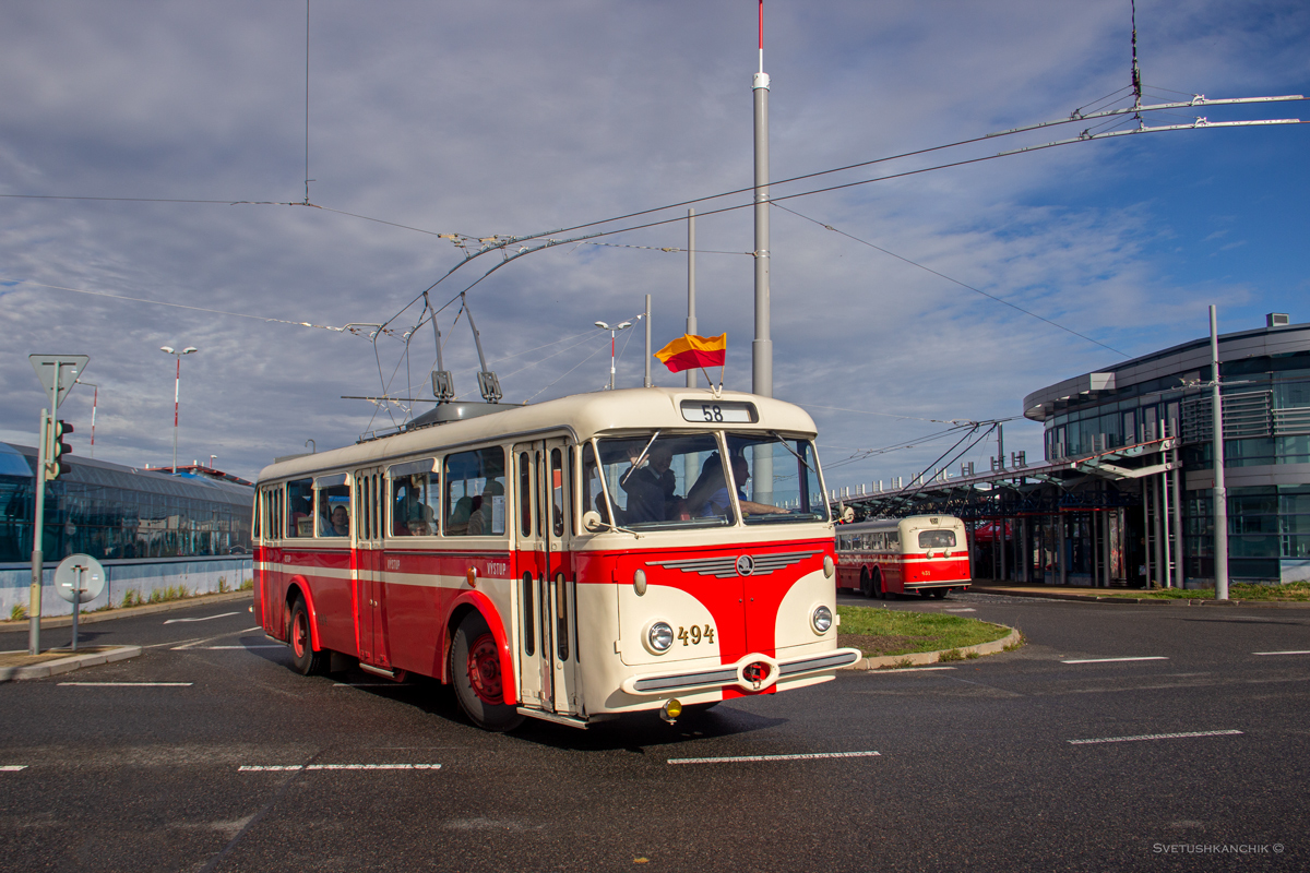 Praha, Škoda 8Tr9 nr. 494; Praha — 50 years after – special trolleybus rides and start of line 58 operation