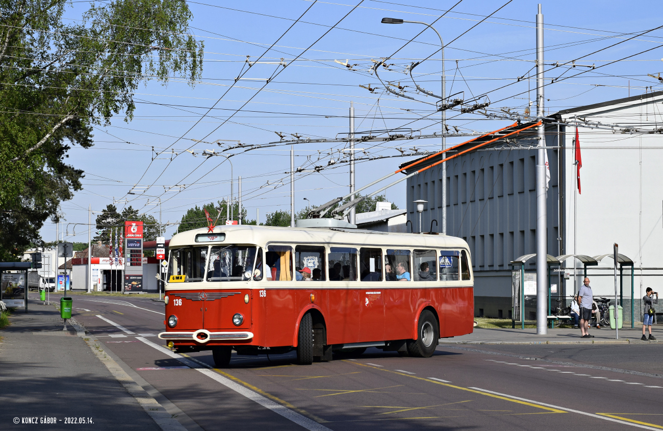Pardubice, Škoda 8Tr9 N°. 136 (302) Pardubice, Škoda 8Tr9 N°. 136 (302)
