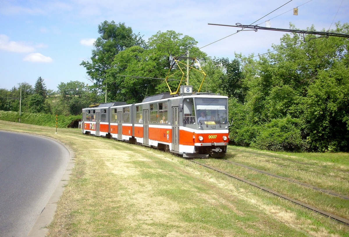 Prague, Tatra KT8D5 N°. 9007