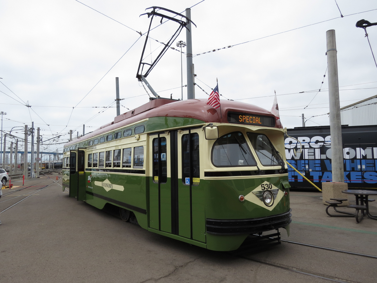 Сан-Диего, PCC № 530; Сан-Диего — San Diego Trolley депо