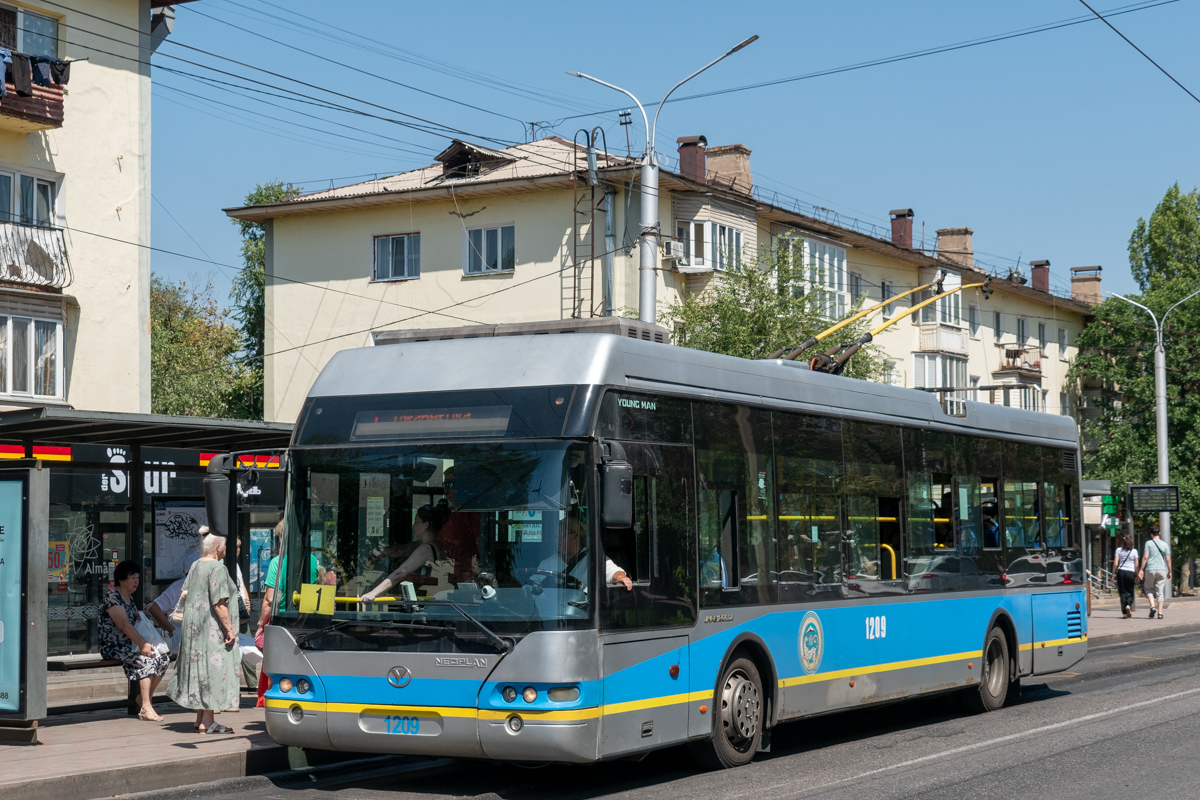 Алматы, YoungMan JNP6120GDZ (Neoplan Kazakhstan) № 1209 Алматы, YoungMan JNP6120GDZ (Neoplan Kazakhstan) № 1209