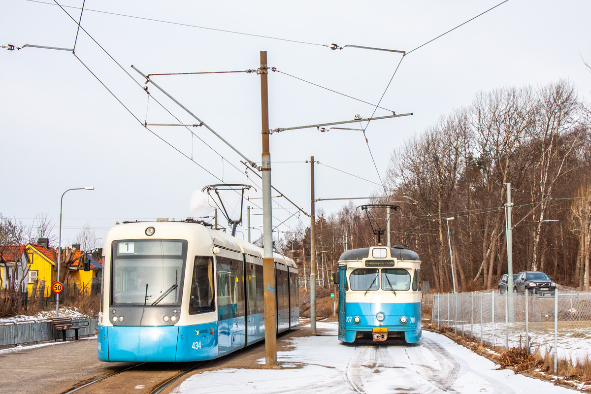 Gothenburg, AnsaldoBreda Sirio Nr. 434; Gothenburg, ASEA/ASJL M28 Nr. 707 Gothenburg, AnsaldoBreda Sirio Nr. 434; Gothenburg, ASEA/ASJL M28 Nr. 707