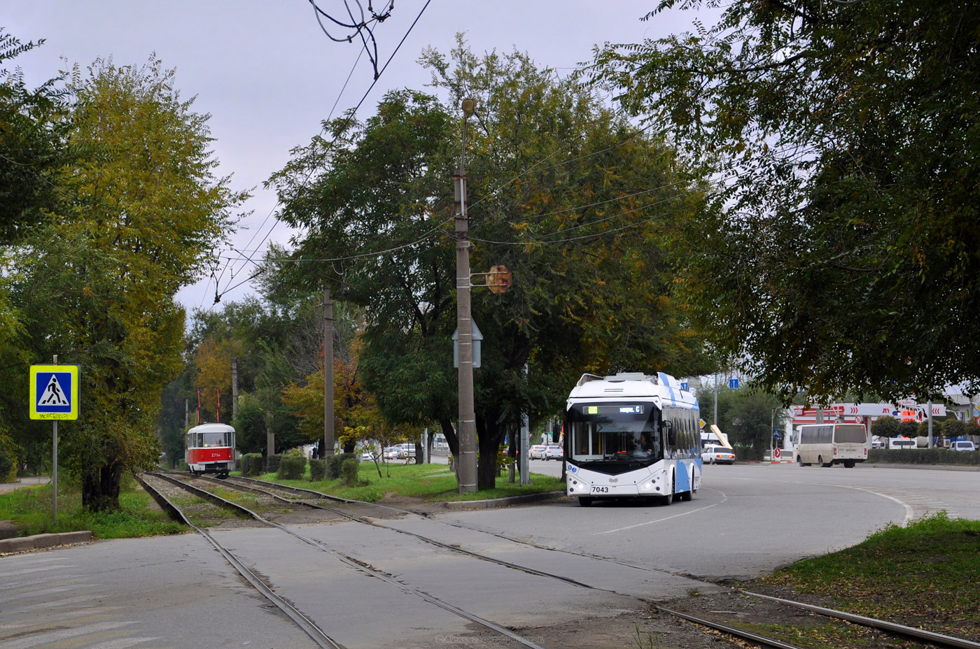 Волгоград, БКМ 32100D № 7043; Волгоград, Tatra T3SU № 2714