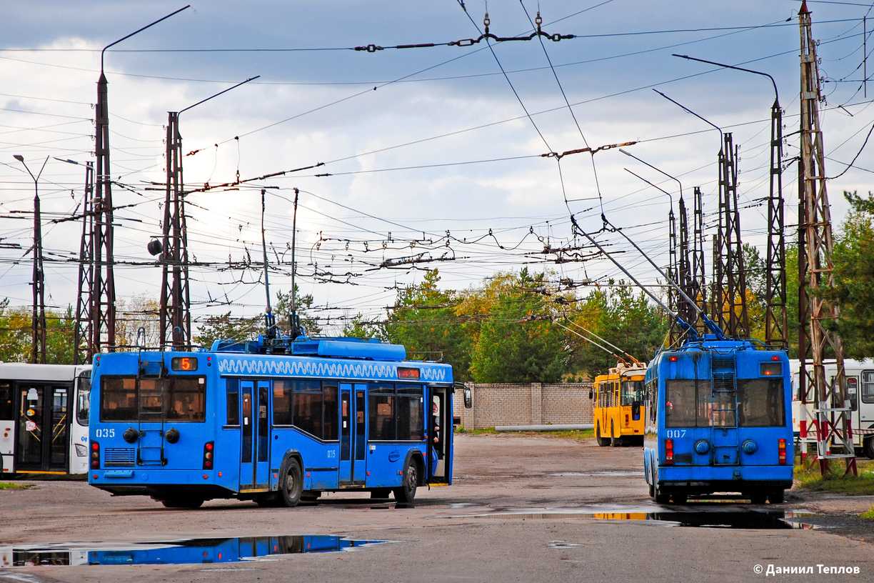 Дзержинск, СВАРЗ-МАЗ-6235.00 № 035; Дзержинск, СВАРЗ-6235.01 (БКМ 32100М) № 007
