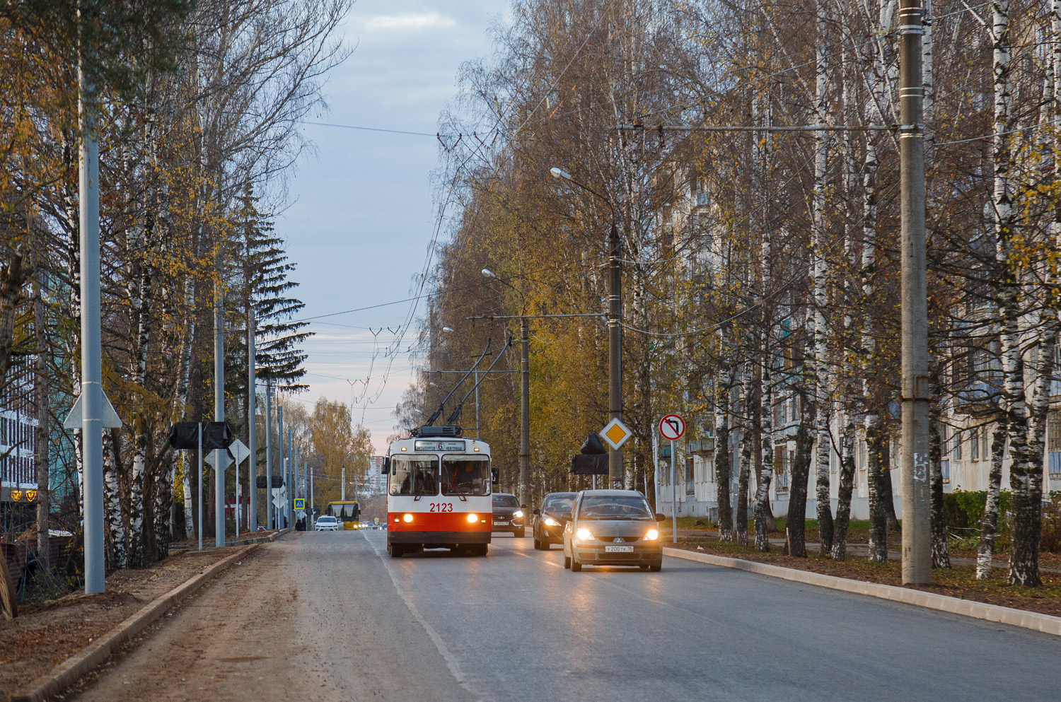 Iżewsk, ZiU-682G [G00] Nr 2123; Iżewsk — Electric transit lines