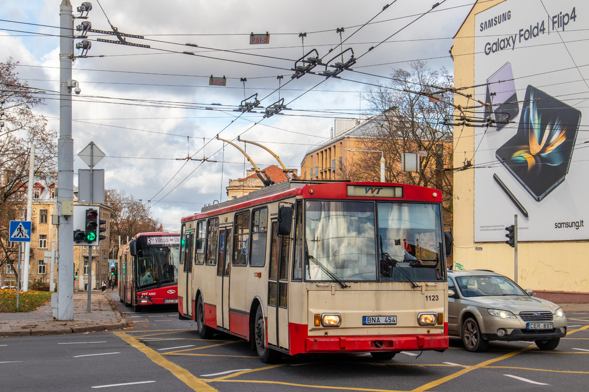 Вильнюс, Škoda 14Tr11/6 № 1123