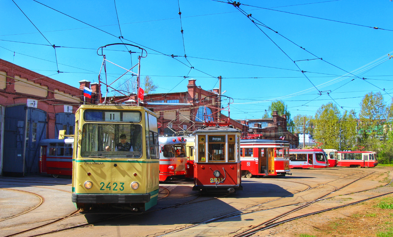 Санкт-Петербург, ЛМ-68М № 2423; Санкт-Петербург, МС-2 № 2511