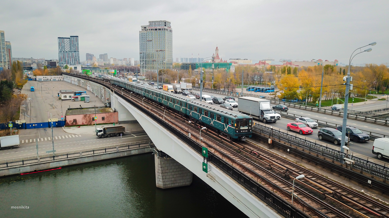 Moscou, 81-717.5 (MMZ/MVM) N°. 0293; Moscou — Metro — [2] Zamoskvoretskaya Line; Moscou — Metro — Vehicles — Type 81-717/714 and modifications