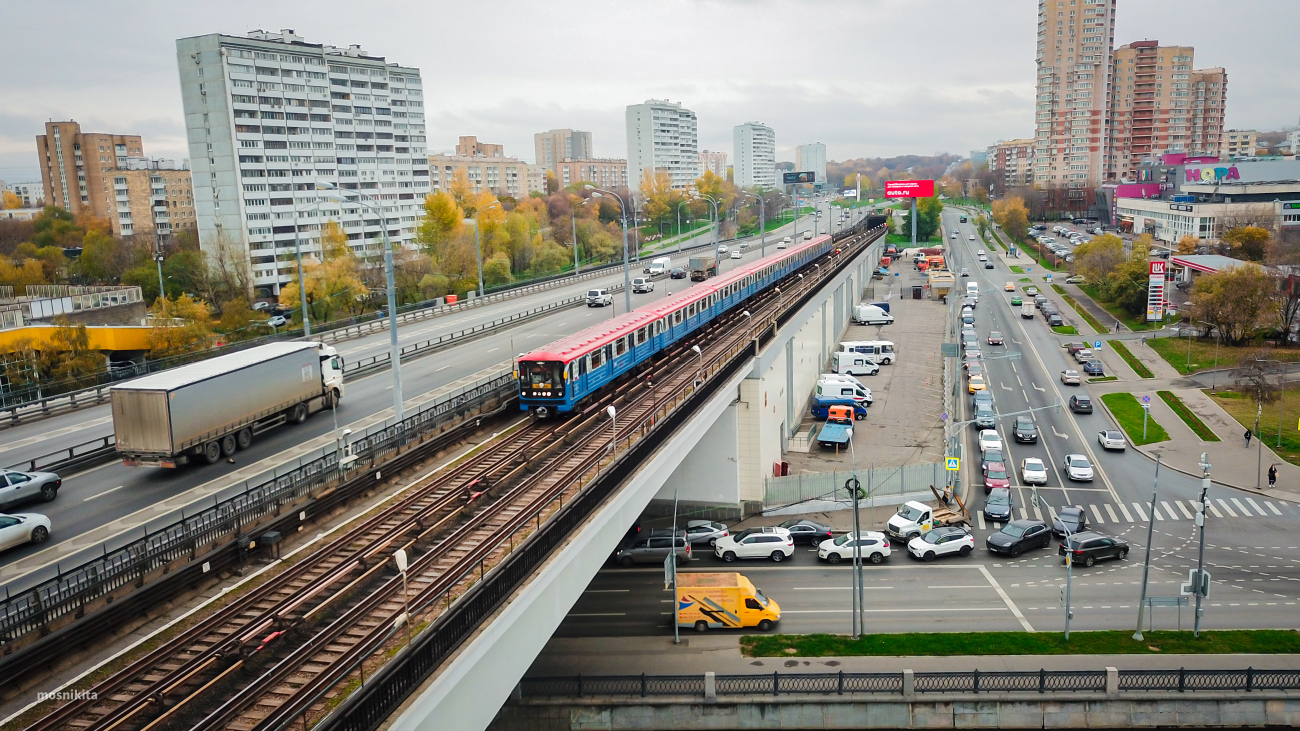 Moscow, 81-717.5 (MMZ/MVM) № 0294; Moscow — Metro — [2] Zamoskvoretskaya Line; Moscow — Metro — Vehicles — Type 81-717/714 and modifications