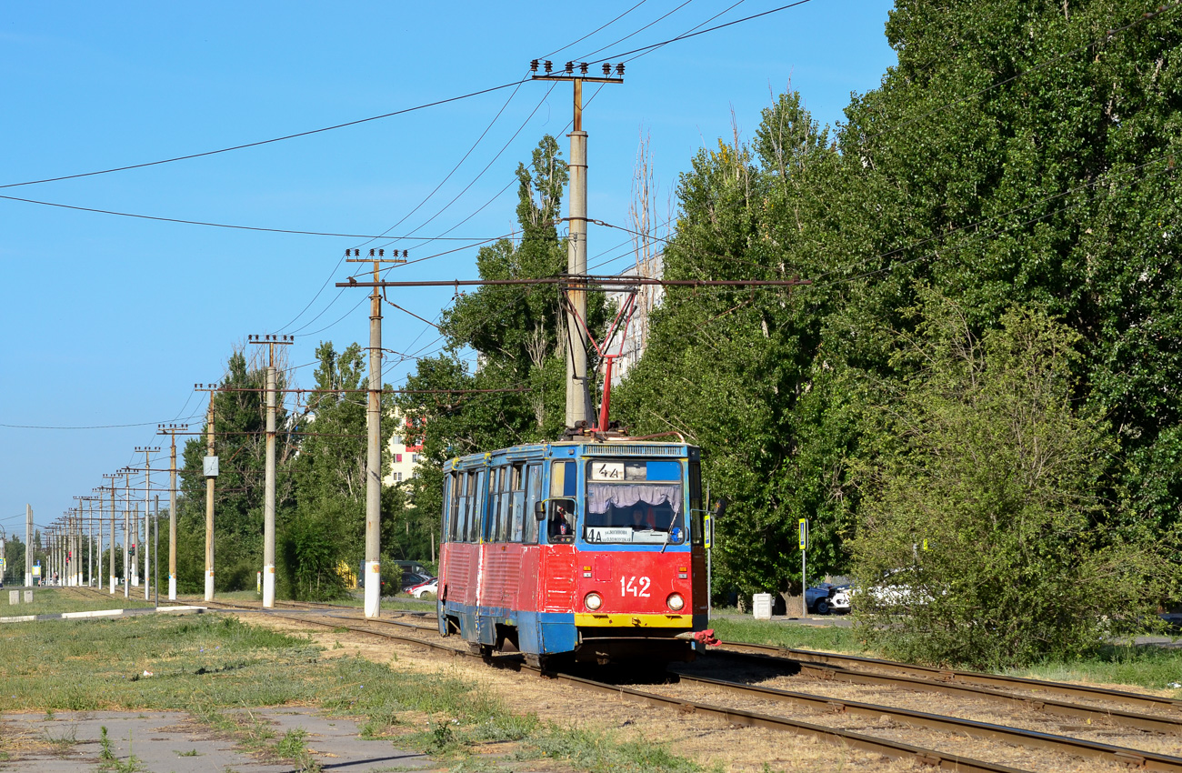 Volžski, 71-605 (KTM-5M3) # 142