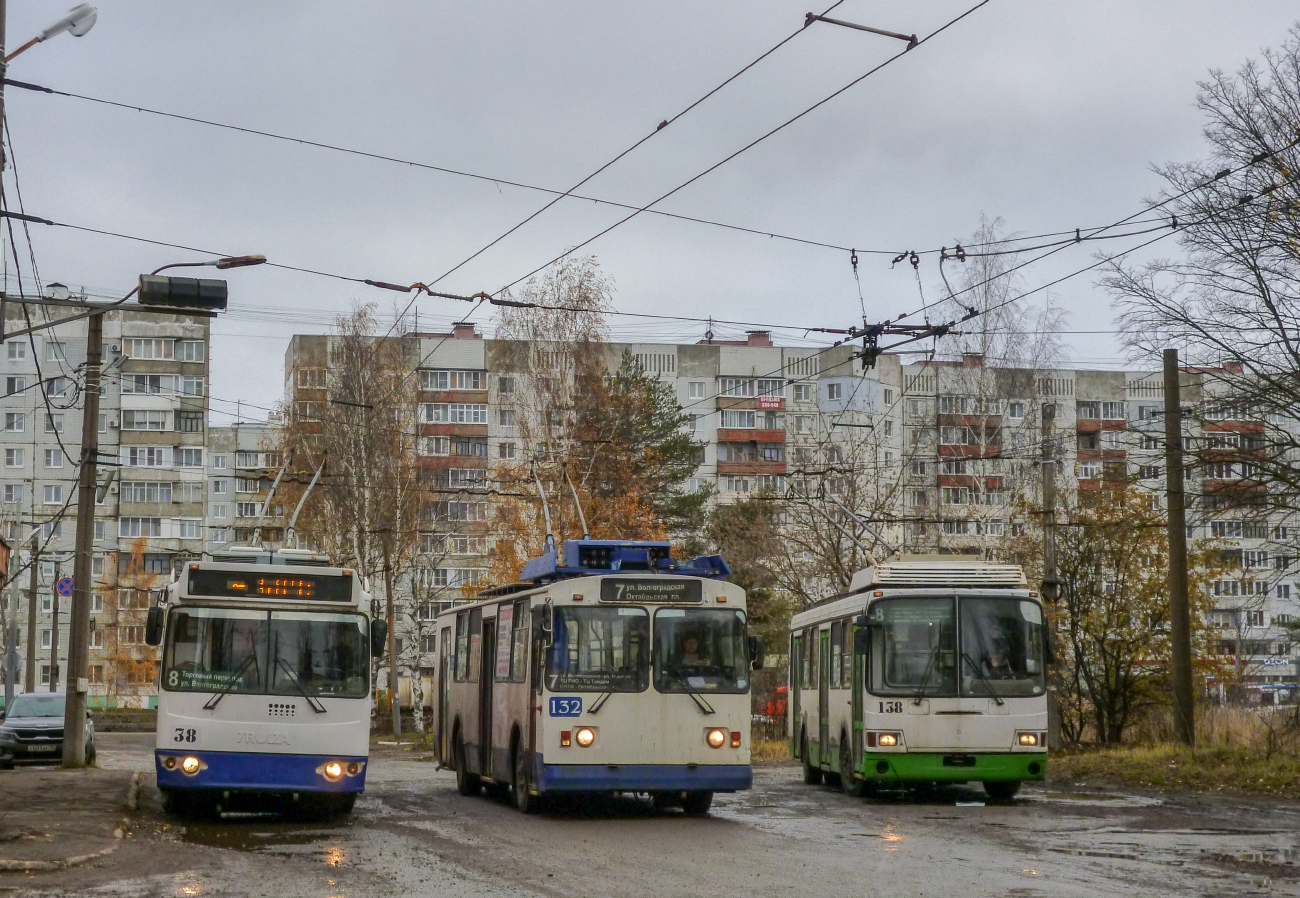 Ярославль, ЗиУ-682Г-016.02 № 38; Ярославль, ЗиУ-682Г [Г00] № 132; Ярославль, ЛиАЗ-5280 (ВЗТМ) № 138