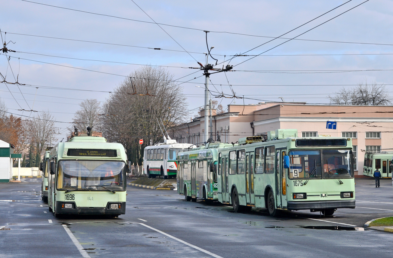 Гомель, БКМ 32102 № 1696; Гомель, БКМ 20101 № 1675 Гомель, БКМ 32102 № 1696; Гомель, БКМ 20101 № 1675