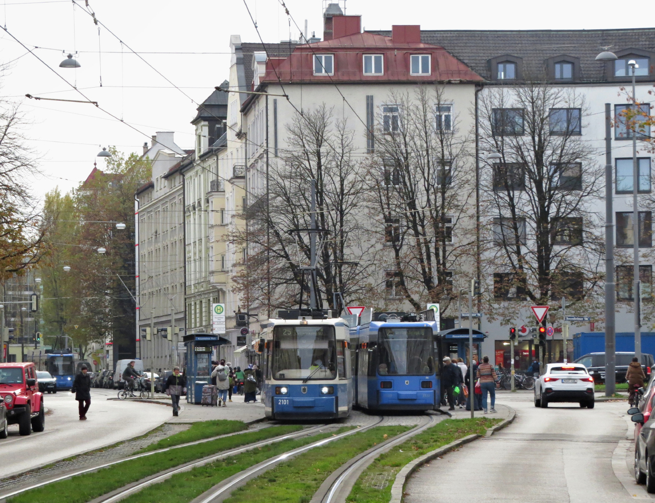 Мюнхен, AEG R2.2 № 2101; Мюнхен, Adtranz R2.2b № 2132